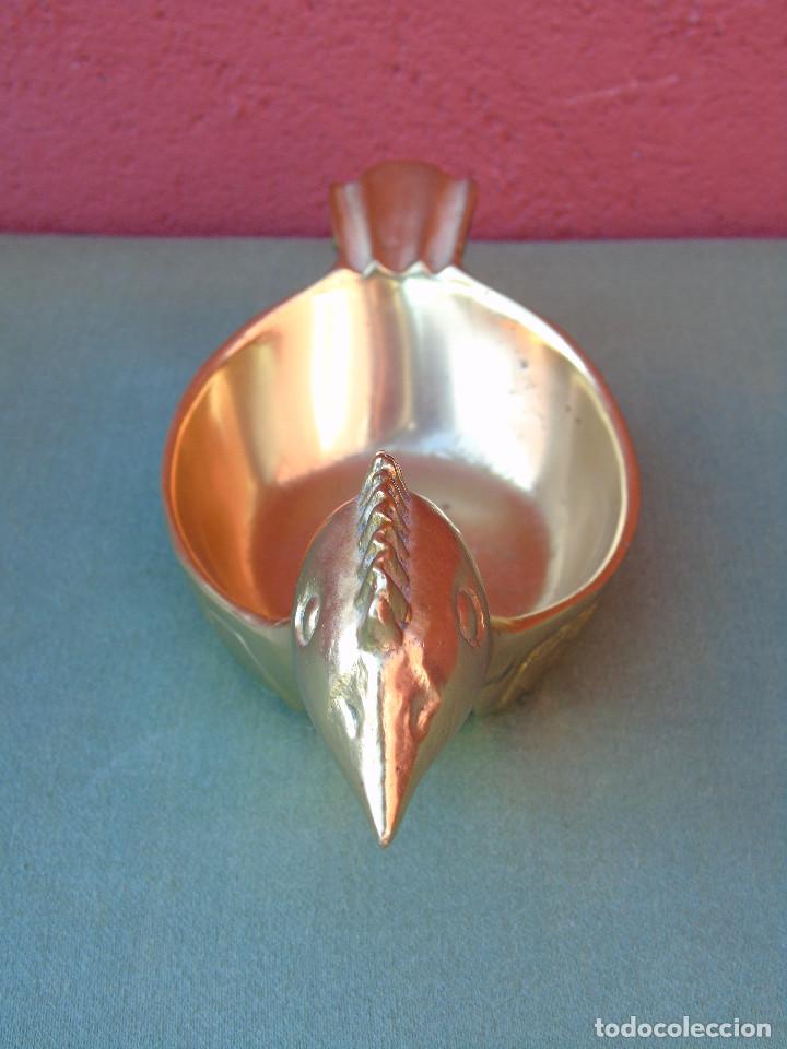 Antig&uuml;edades: PEQUE&Ntilde;O CENTRO DE MESA DE BRONCE. FIGURA DE POLLO. - Foto 4