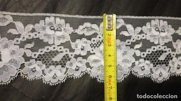Antig&uuml;edades: Encaje de nylon ancho blanco - Foto 1