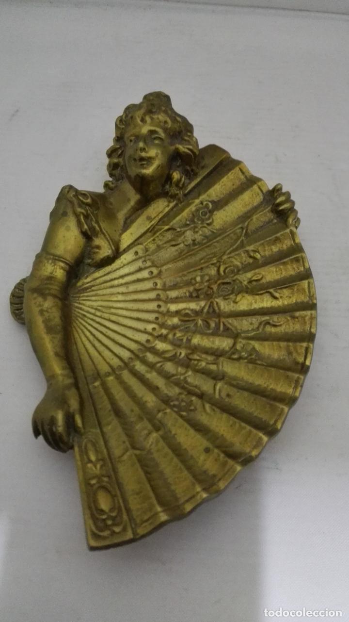 Antiques: FIGURA JABONERA  DE BRONCE, ABANICO CON GITANA MEDIDAS 17 X 11 X 5 CM