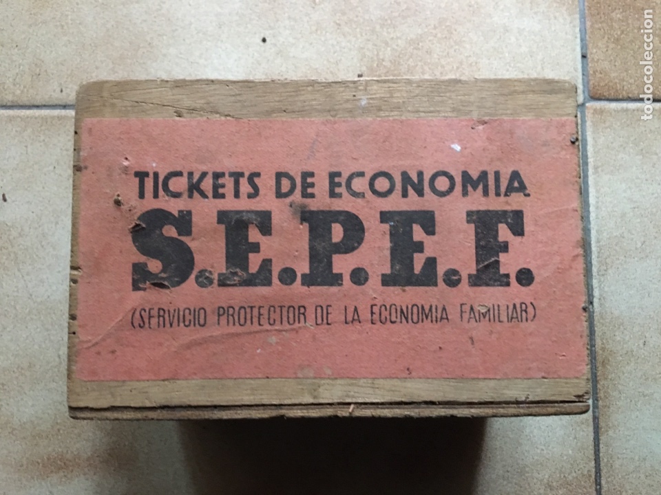 Antig&uuml;edades: Caja madera tickets econom&iacute;a SEPEF SERVICIO PROTETOR ECONOM&Iacute;A FAMILIAR posguerra