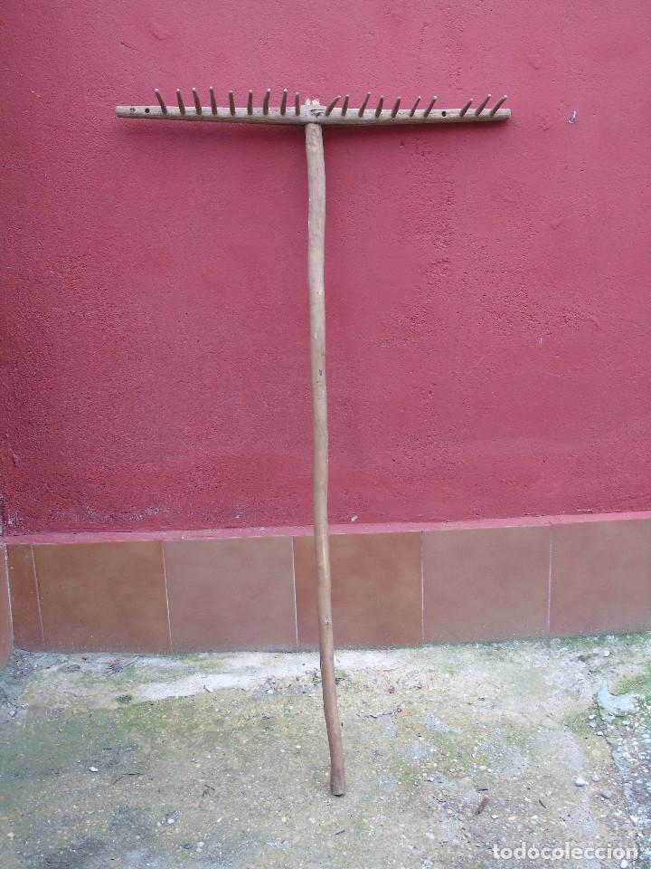 Antig&uuml;edades: ANTIGUO RASTRILLO DE MADERA. - Foto 7