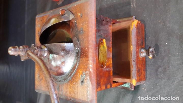 Antig&uuml;edades: molino , molinillo antiguo y manual de cafe - Foto 3