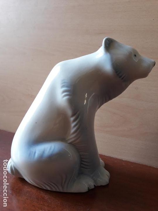 Antig&uuml;edades: Figura porcelana osos polar- tonos celestes- sello en base