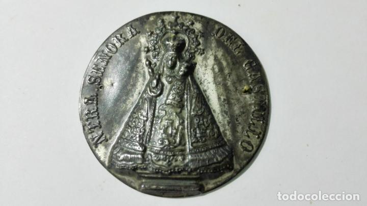 Antiquit&eacute;s: CHAPA NTRA SRA DEL CASTILLO, , MEDIDAS 4 CM