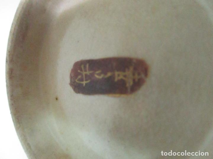 Antigüedades: Antiguo Juego de Café - Porcelana Oriental - Dorada y con Personajes - Sello en la Base - Foto 13 - 147829934