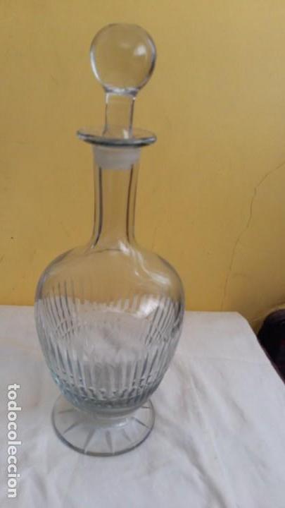 Antig&uuml;edades: Botella de cristal tallado - Foto 1
