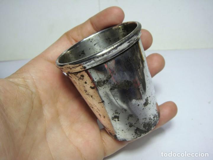 Antig&uuml;edades: Antiguo Vaso. Ba&ntilde;ado en Plata. - Foto 2