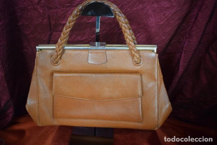 pieza única maravilloso bolso loewe antiguo. or - Comprar Bolsos Antiguos  en todocoleccion - 147943742