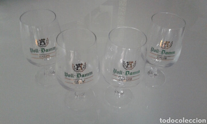 Antiquit&auml;ten: Copas Voll Damm extra, lote de cuatro copas, ( diam. 5'5&times;13'5 alt.)