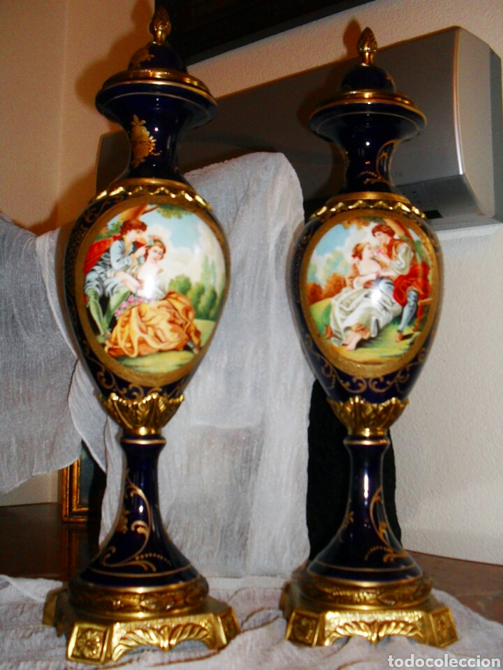 Antig&uuml;edades: Jarrones de bronce y porcelana. - Foto 1