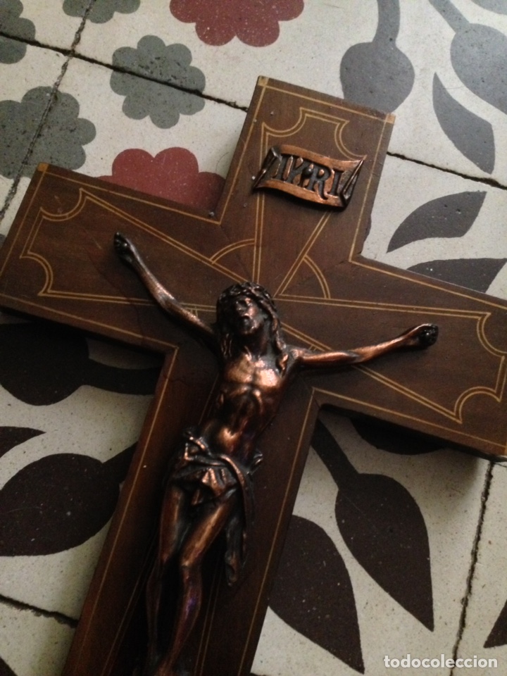 Antig&uuml;edades: cruzifijo madera y bronze - Foto 3