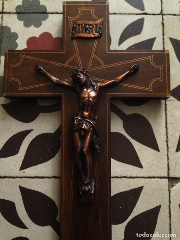 Antig&uuml;edades: cruzifijo madera y bronze - Foto 4