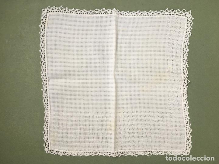 Antig&uuml;edades: ANTIGUO PA&Ntilde;UELO DE ALGOD&Oacute;N CON PUNTILLA - Foto 1