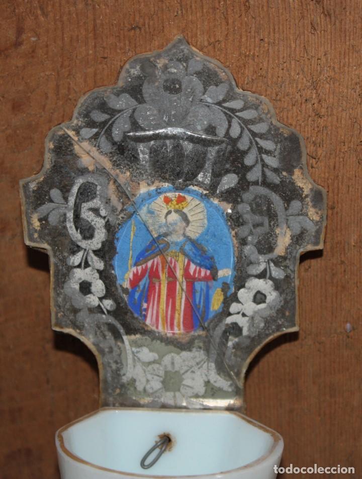 Antig&uuml;edades: BENDITERA DE OPALINA DE LA GRANJA CON VIRGEN PINTADA. SIGLO XIX. - Foto 4