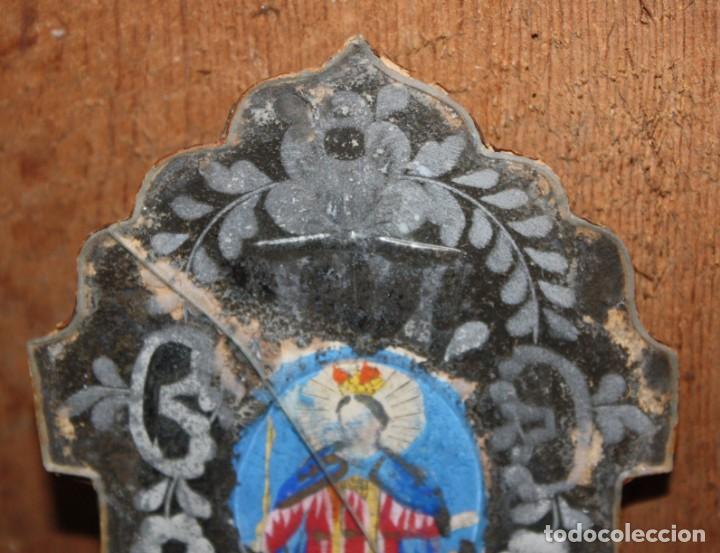 Antig&uuml;edades: BENDITERA DE OPALINA DE LA GRANJA CON VIRGEN PINTADA. SIGLO XIX. - Foto 5