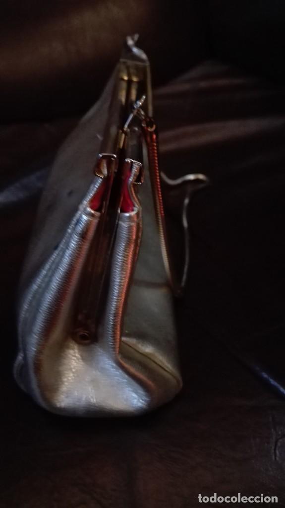 Antig&uuml;edades: Bolso dorado - Foto 6