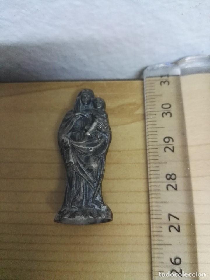 Antig&uuml;edades: Figura de virgen de metal - Foto 1