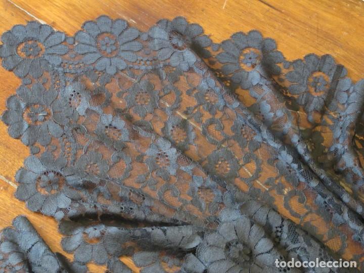 Antig&uuml;edades: IMPORTANTE MANTILLA DE BLONDA, RECTANGULAR ,DE TUL Y SEDA, ANTIGUA - Foto 6