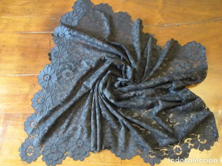 Antig&uuml;edades: IMPORTANTE MANTILLA DE BLONDA, RECTANGULAR ,DE TUL Y SEDA, ANTIGUA - Foto 9