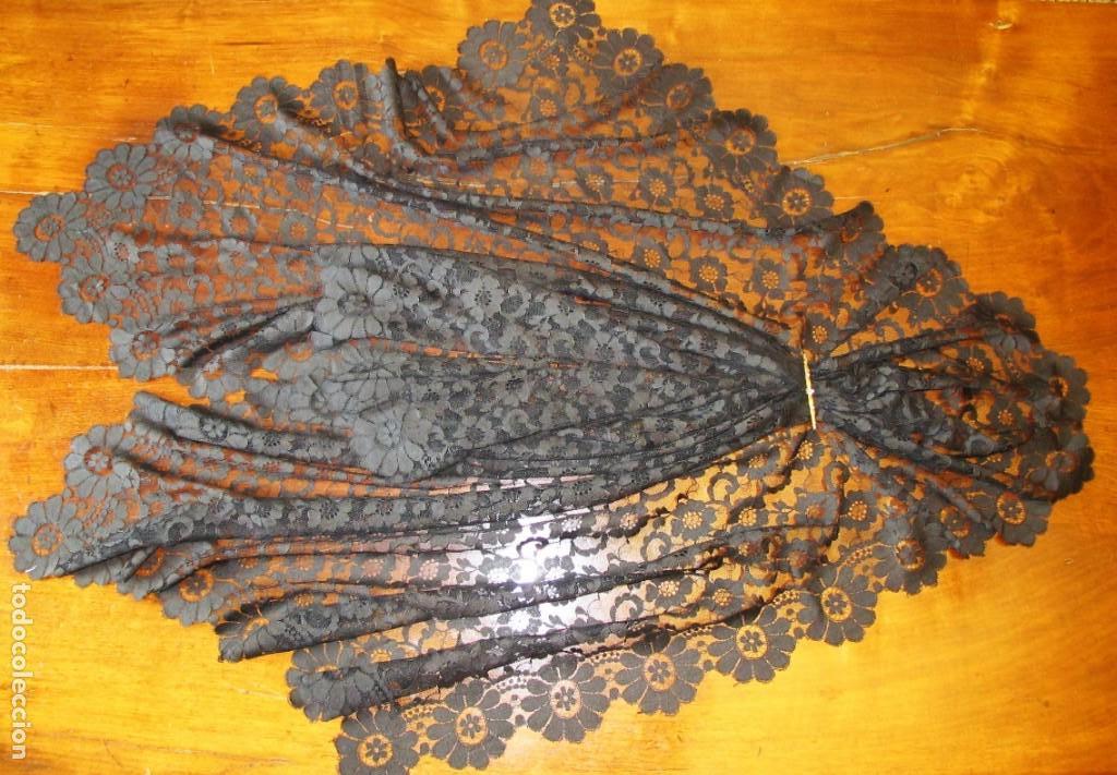 Antig&uuml;edades: IMPORTANTE MANTILLA DE BLONDA, RECTANGULAR ,DE TUL Y SEDA, ANTIGUA - Foto 1