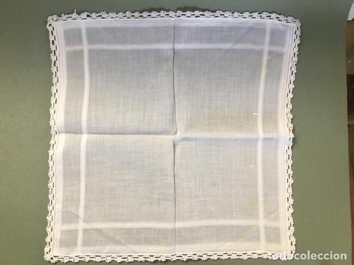 Antig&uuml;edades: ANTIGUO PA&Ntilde;UELO DE ALGOD&Oacute;N CON PUNTILLA - Foto 1