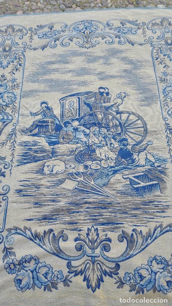 Antig&uuml;edades: Manta con motivo de carruaje franc&eacute;s d&eacute;cada de los 40 m&aacute;s o menos