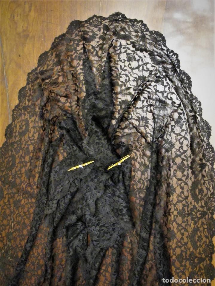 Antig&uuml;edades: FINA MANTILLA RECTANGULAR DE TUL Y SEDA, SIGLO XIX - XX - Foto 1