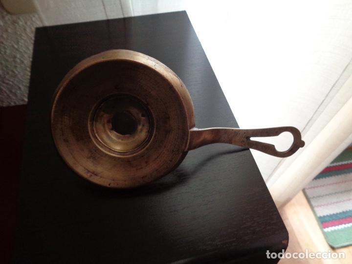 Antig&uuml;edades: Candelero o pelmatoria en bronce - Foto 2