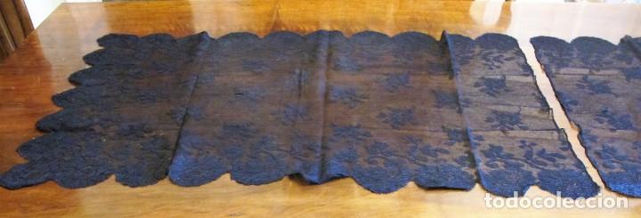 Antig&uuml;edades: MANTILLA NEGRA ,DE BLONDA,  RECTANGULAR DIVIDIDA AL MEDIO - Foto 4