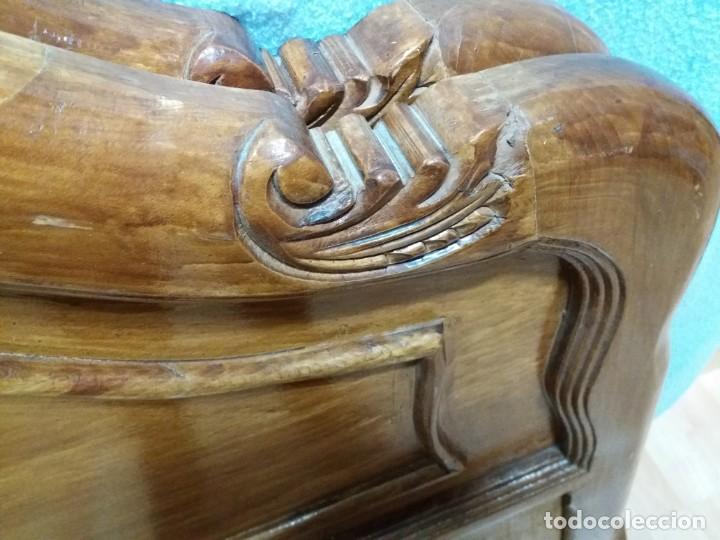 Antig&uuml;edades: Cabecero antiguo madera tallado - Foto 3