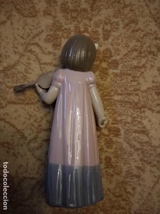 Antig&uuml;edades: Ni&ntilde;a viol&iacute;n Nao Lladro - Foto 3