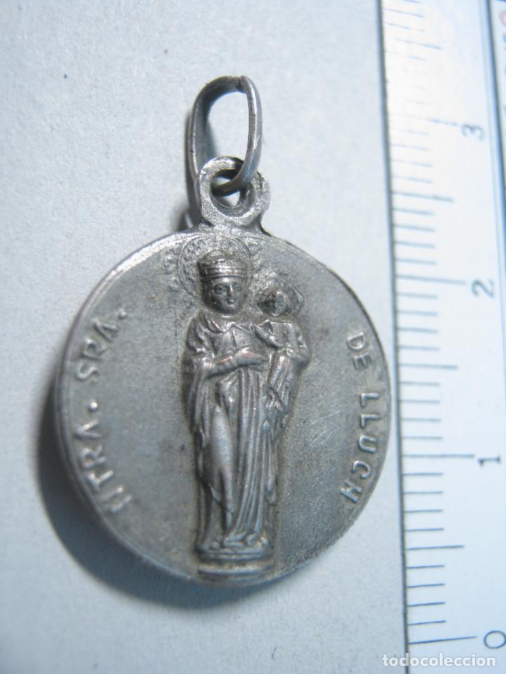 Antig&uuml;edades: Antigua medalla NS de LLuch - Foto 1