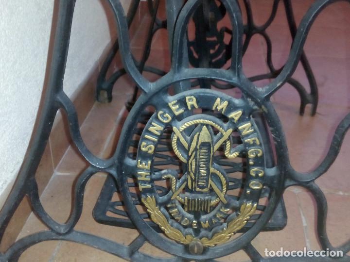 Antig&uuml;edades: Maquina coser Singer - Foto 3