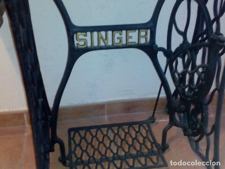 Antig&uuml;edades: Maquina coser Singer - Foto 4