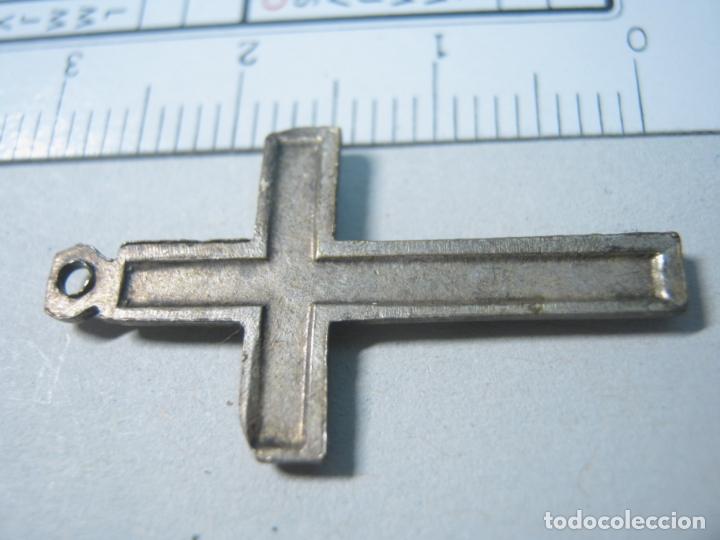 Antig&uuml;edades: Antiguo crucifijo medalla - Foto 2