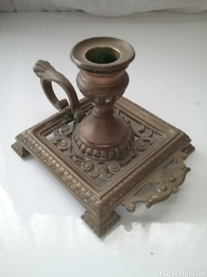 Antig&uuml;edades: Portavelas en bronce. - Foto 2