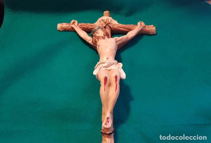 Antig&uuml;edades: CRUCIFIJO EN RESINA COMPACTADA - Foto 6
