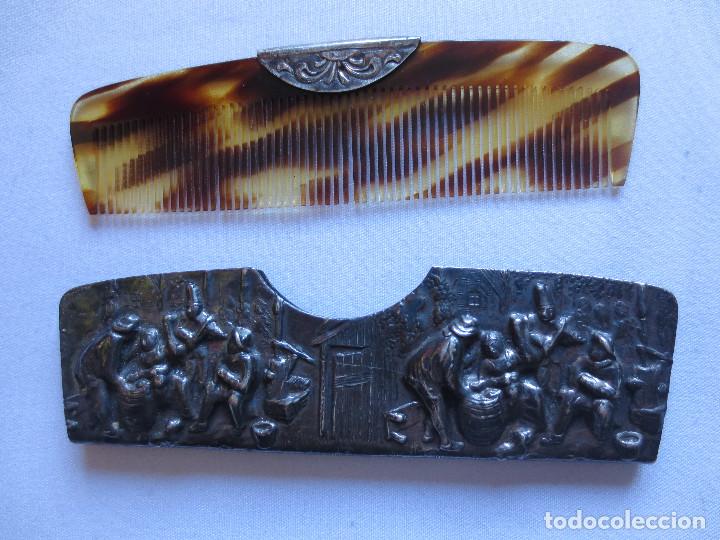 Antig&uuml;edades: BONITO PEINE CON FUNDA EN RELIEVE - Foto 3