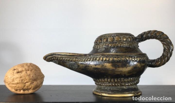 Antig&uuml;edades: L&aacute;mpara de aceite en bronce - Foto 1