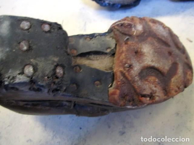 Antig&uuml;edades: Par de botas antiguas - Foto 8