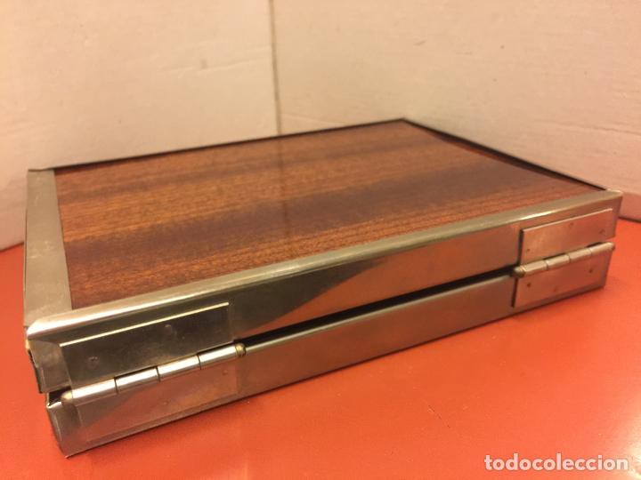Oggetti Antichi: Antiguo marco absolutamente Vintage, de acero inoxidable y formica. Abierto mide aprox 26,5x18cms