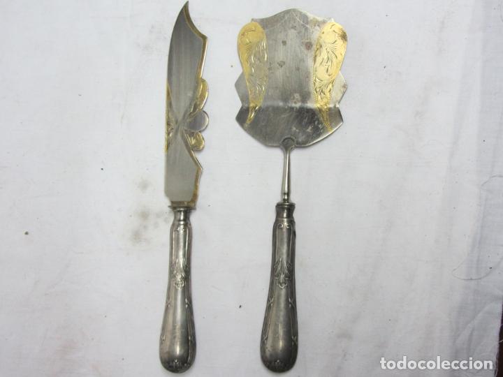 Antig&uuml;edades: cuchillo y pala de servir dec&oacute; - Foto 1