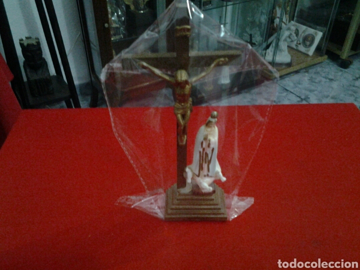 Antig&uuml;edades: Crucifijo de mesa con la Virgen de Fatima - Foto 1