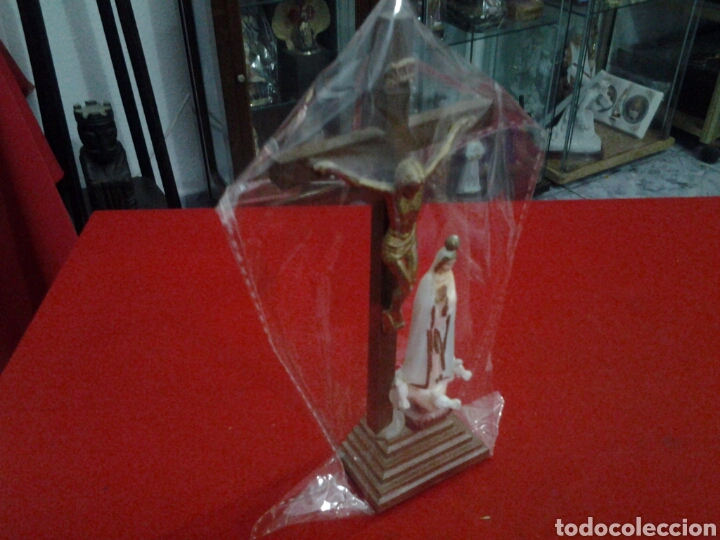 Antig&uuml;edades: Crucifijo de mesa con la Virgen de Fatima - Foto 3