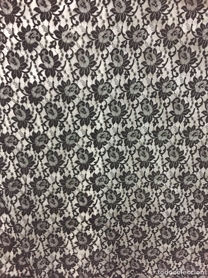 Antig&uuml;edades: Antigua gran mantilla negra - Foto 4
