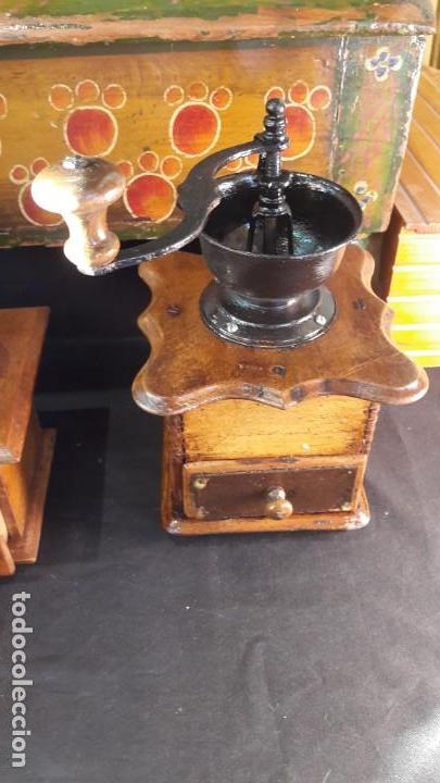 Oggetti Antichi: molino , molinillo antiguo y manual de cafe