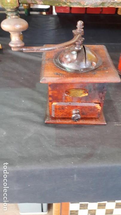 Oggetti Antichi: molino , molinillo antiguo y manual de cafe
