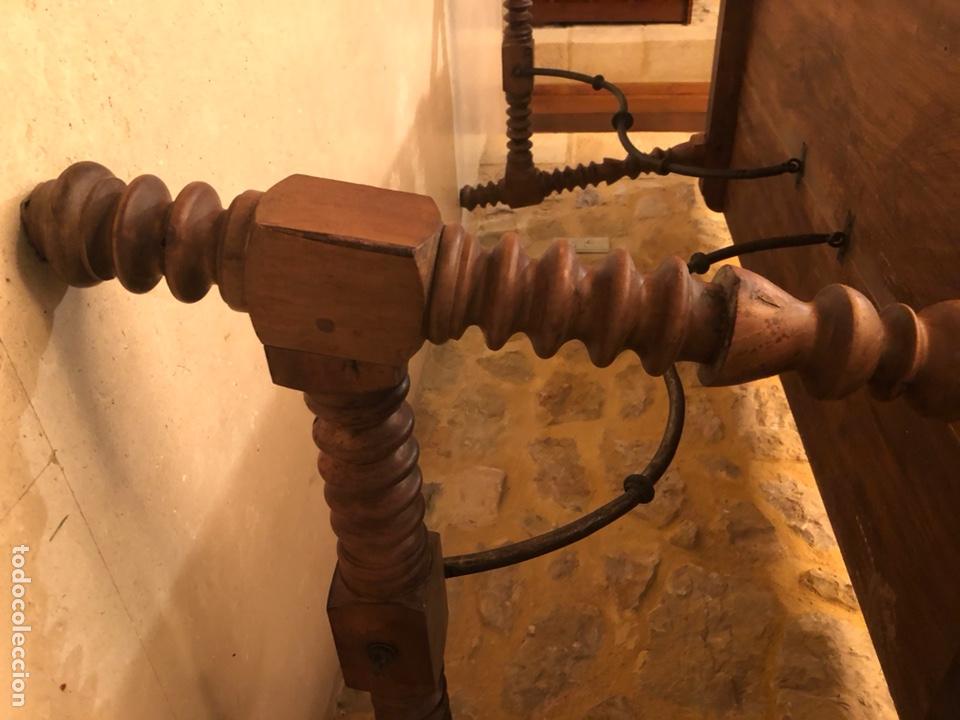 Antig&uuml;edades: Mesa espa&ntilde;ola madera de nogal - Foto 3