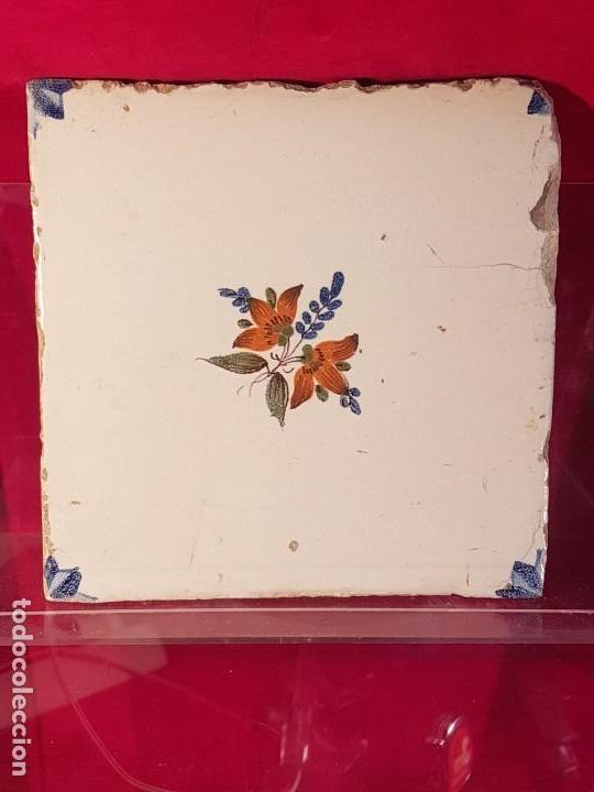 Antig&uuml;edades: Azulejo Valenciano flor - Foto 1