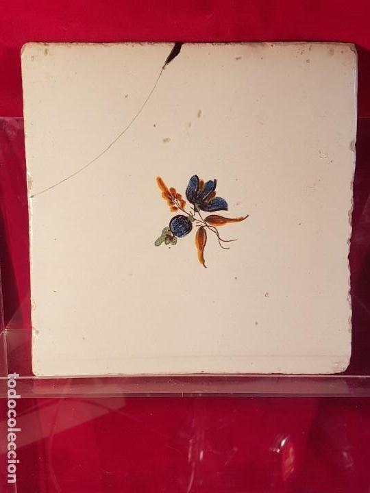 Antig&uuml;edades: Azulejo Valenciano flor - Foto 1